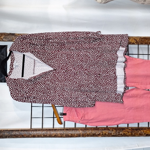 PLUS SIZED 2 piece bundle. - Picture 1 of 11